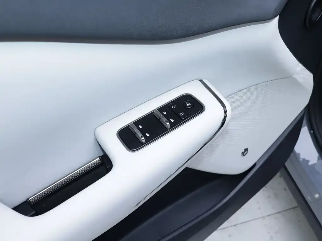 VOYAH Zhiyin — фото 5