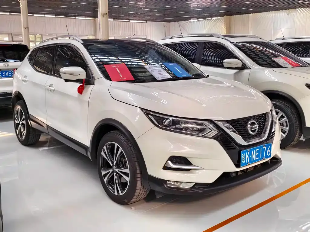 Nissan Qashqai — фото 8