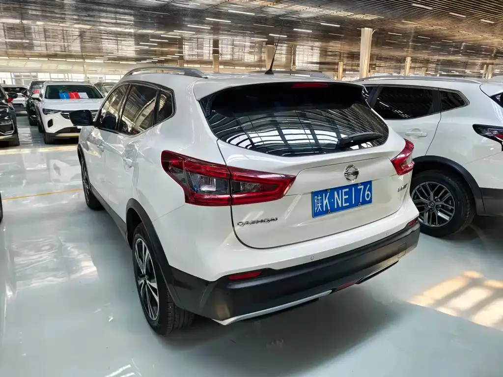 Nissan Qashqai — фото 2