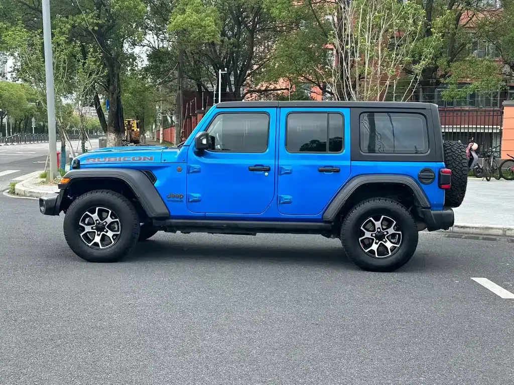 Jeep Wrangler — фото 8