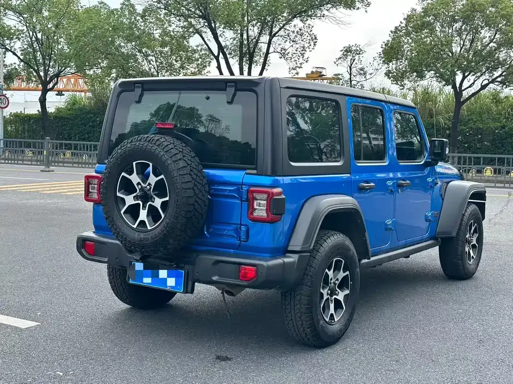 Jeep Wrangler — фото 6