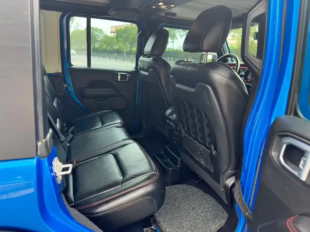 Jeep Wrangler — фото 4