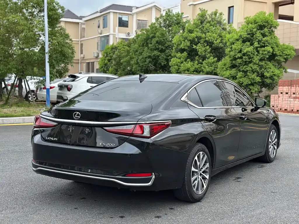 Lexus ES — фото 6