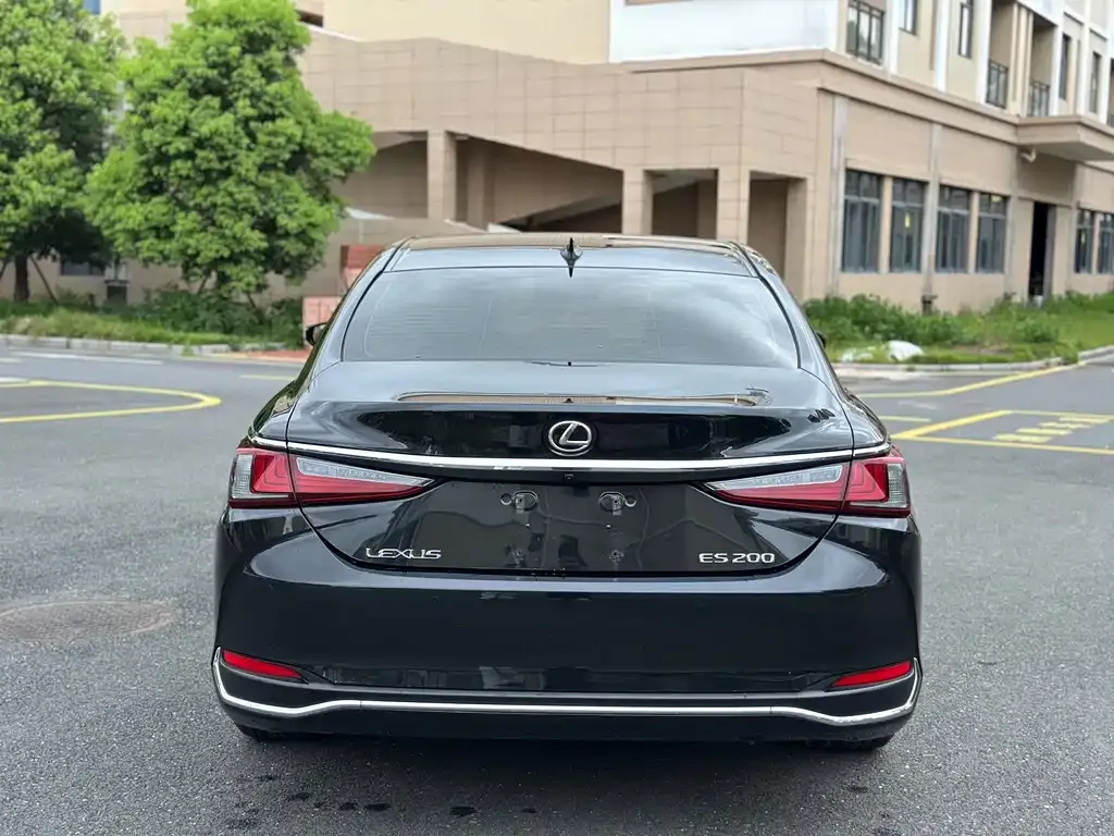 Lexus ES — фото 4