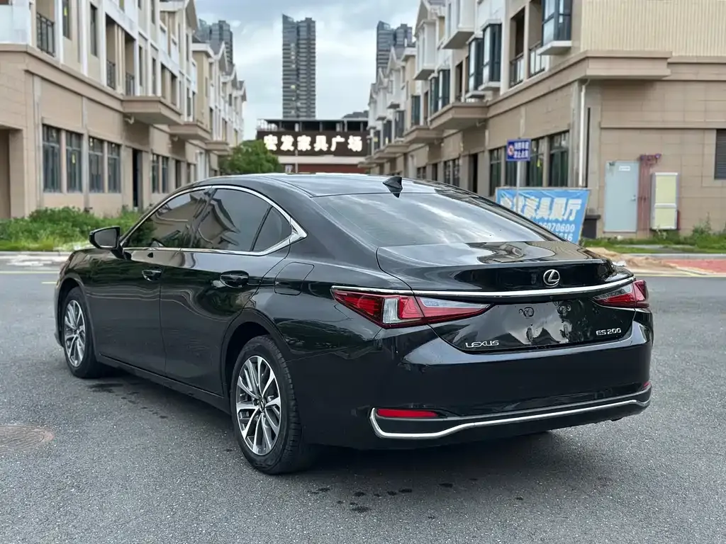 Lexus ES — фото 7