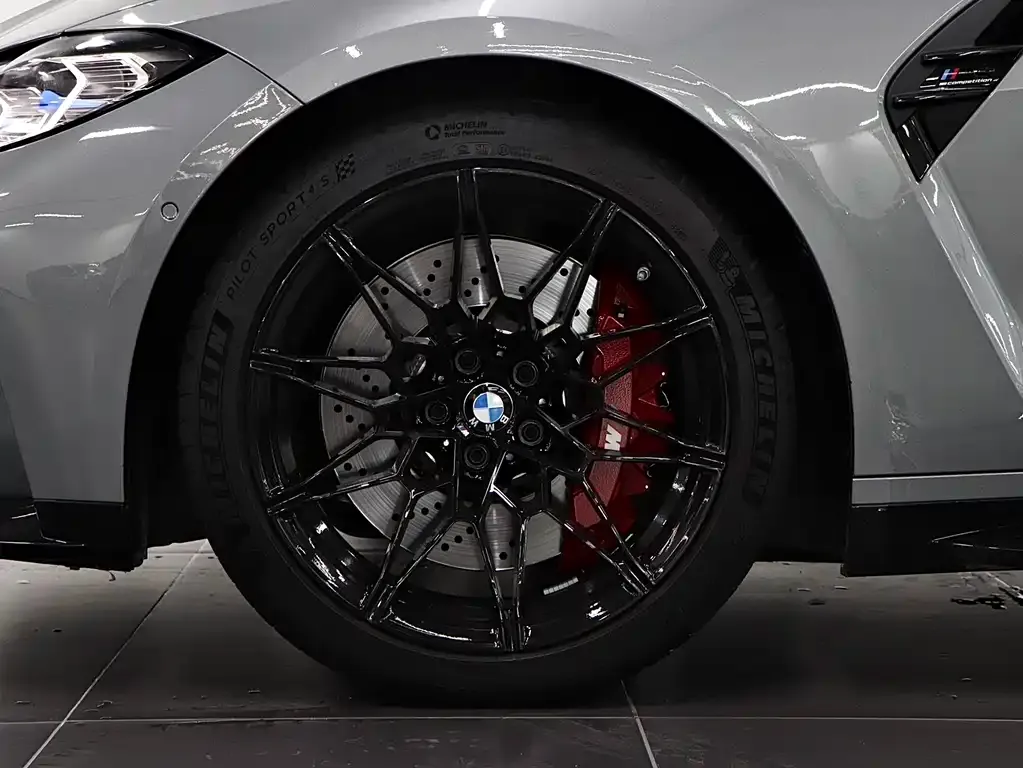 BMW M4 — фото 10