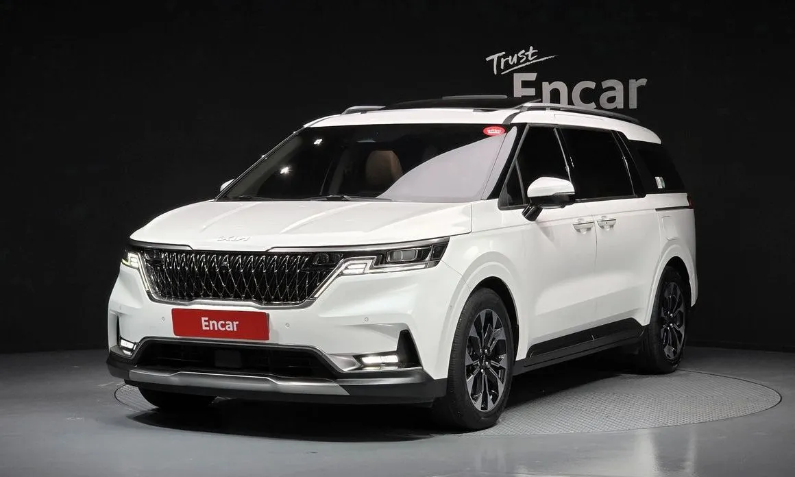 Kia Carnival — фото 1