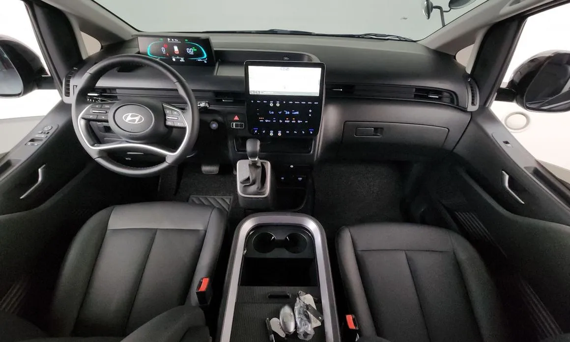 Hyundai Staria — фото 2
