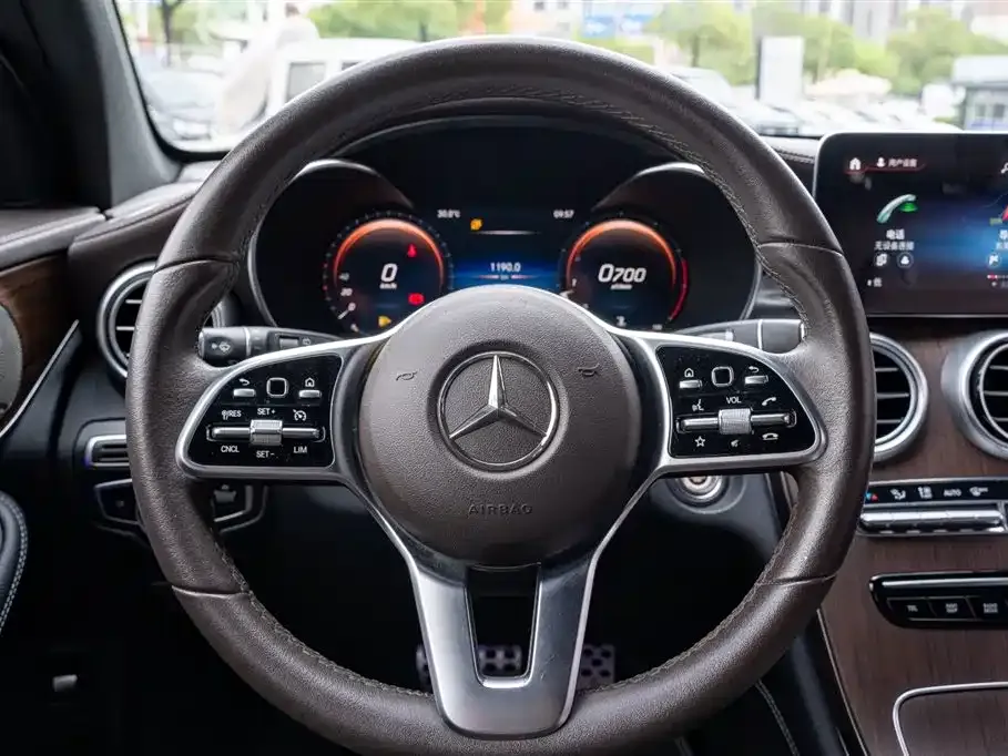 Mercedes-Benz GLC — фото 9