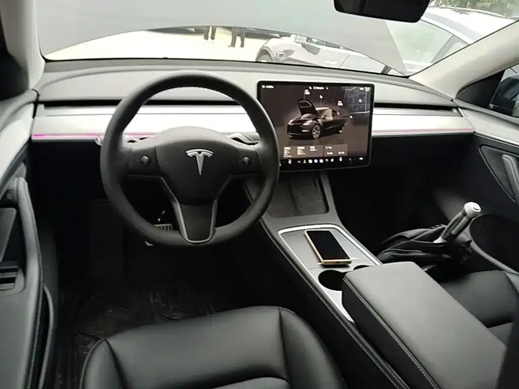 Tesla Model Y — фото 3