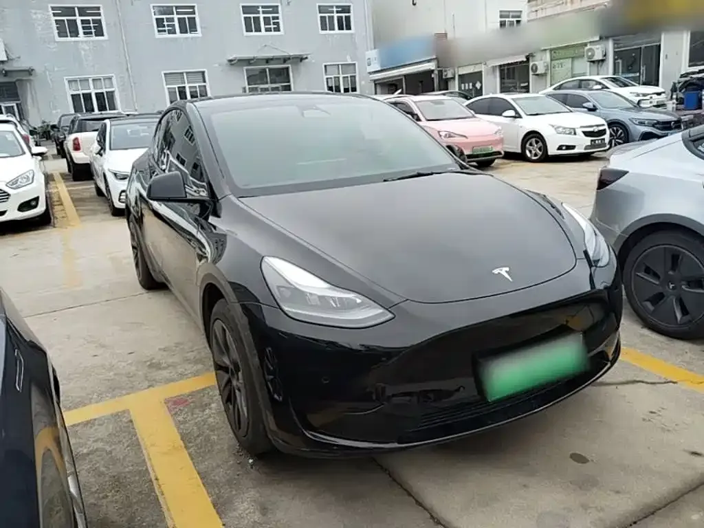 Tesla Model Y — фото 7