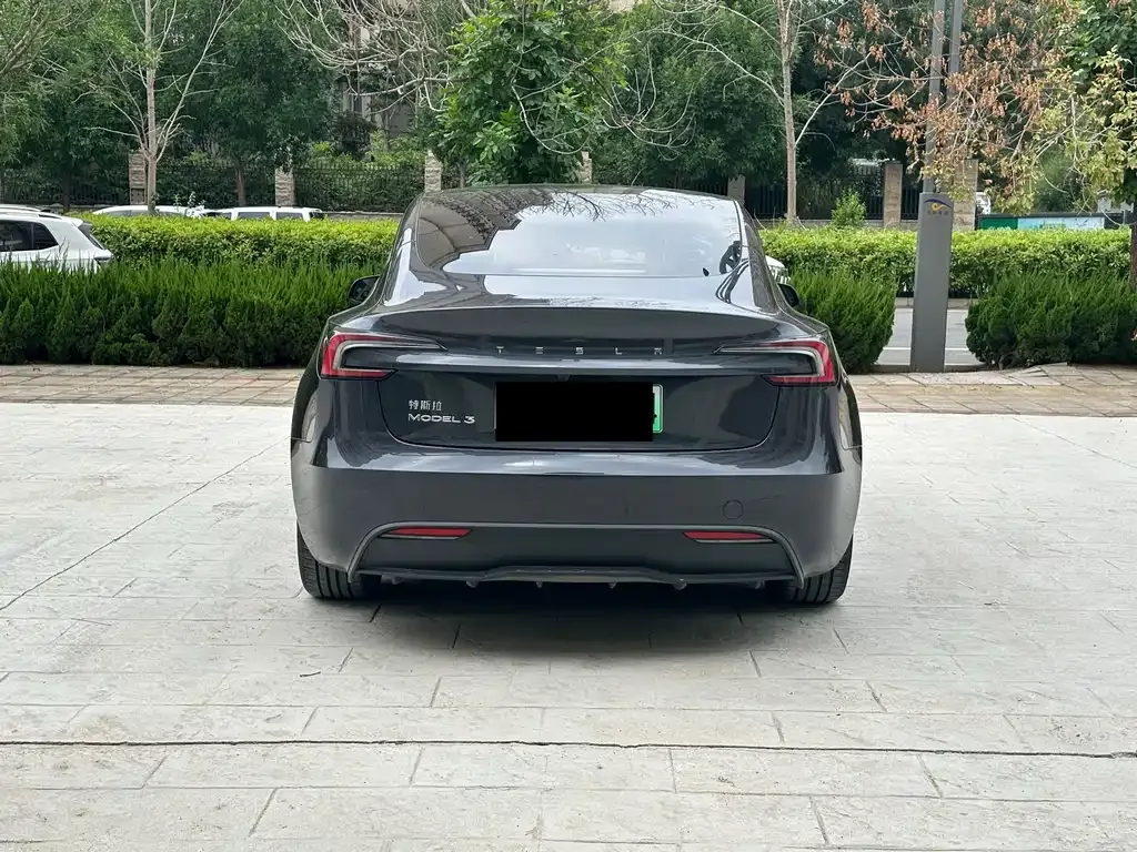 Tesla Model 3 — фото 7