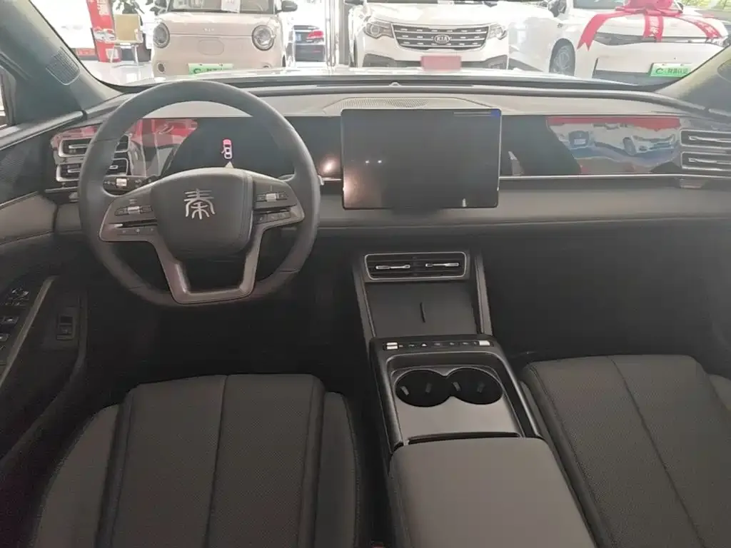 BYD Qin L — фото 10
