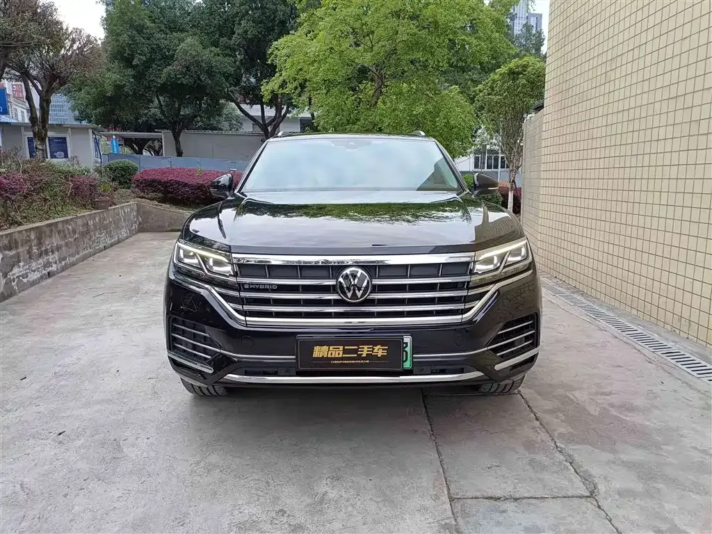 Volkswagen Touareg New Energy — фото 9