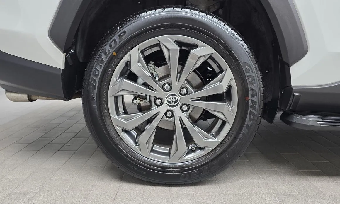 Toyota RAV4 2023 из KR, фото 7