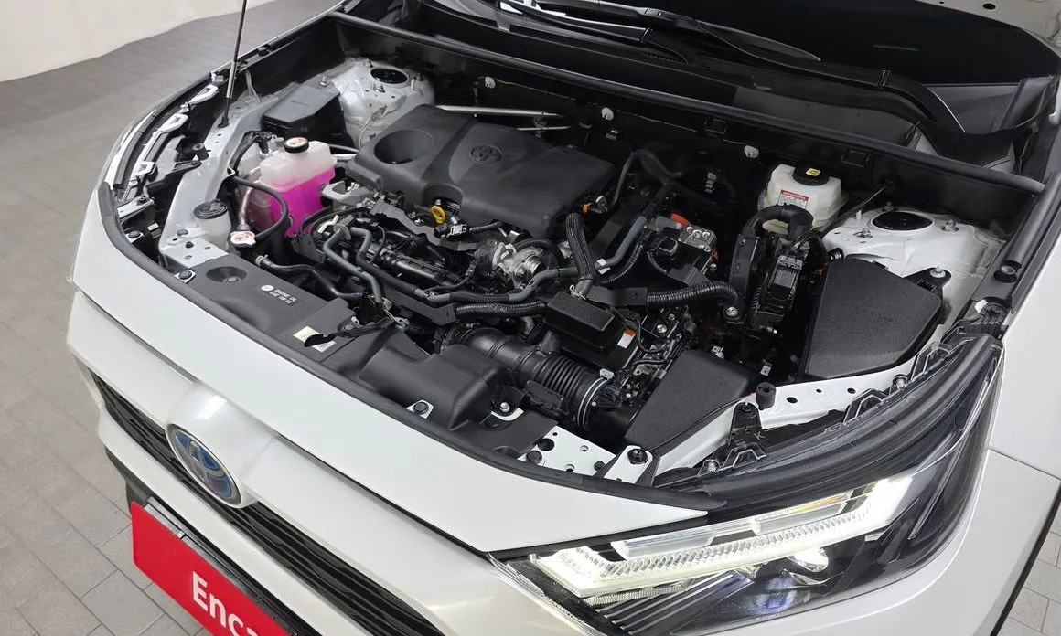 Toyota RAV4 2023 из KR, фото 3