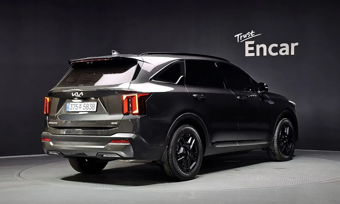 Kia Sorento — фото 5