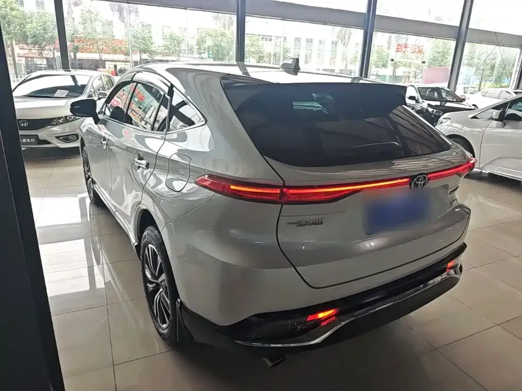 Toyota Harrier — фото 10