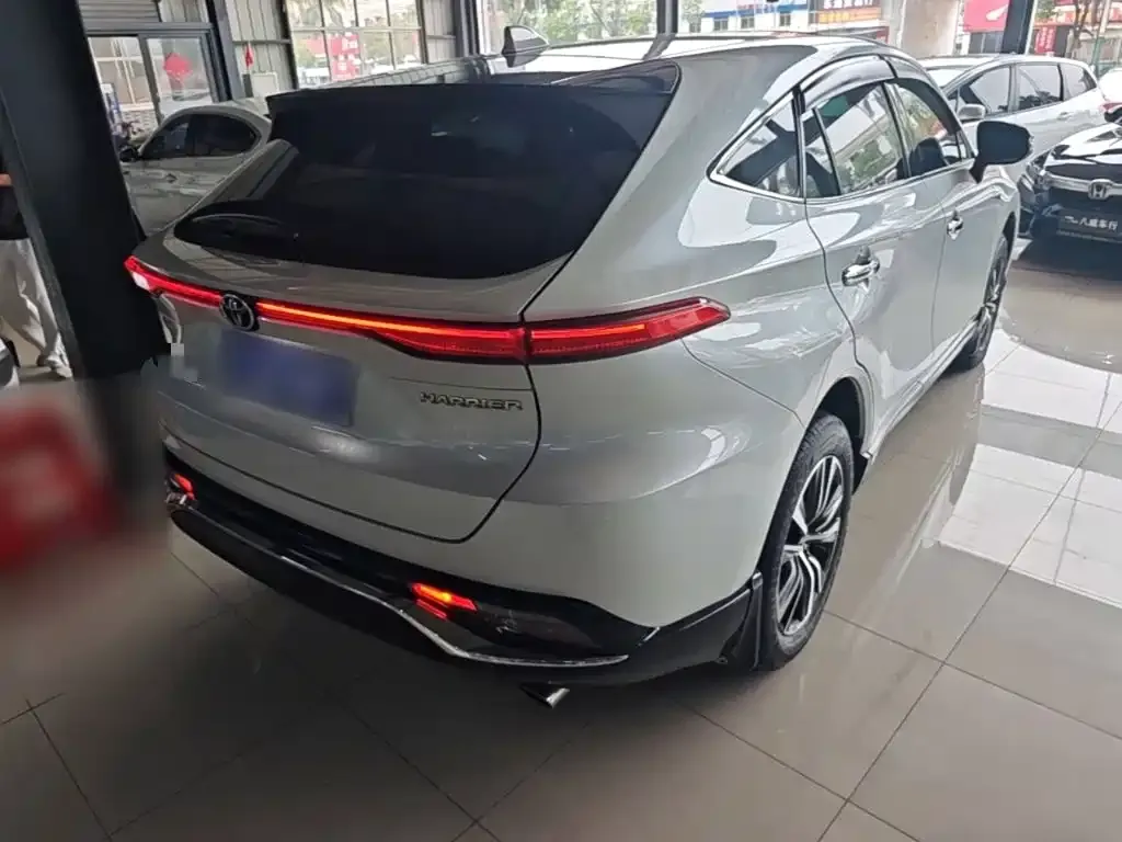 Toyota Harrier — фото 3