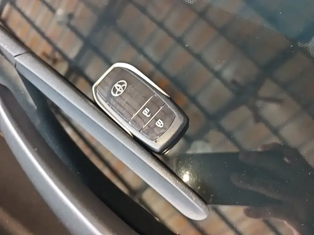 Toyota Harrier — фото 2