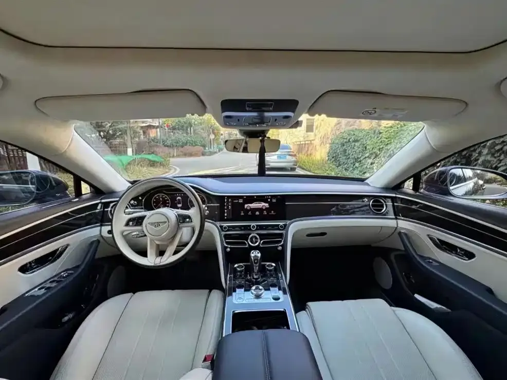 Bentley Flying Spur — фото 3