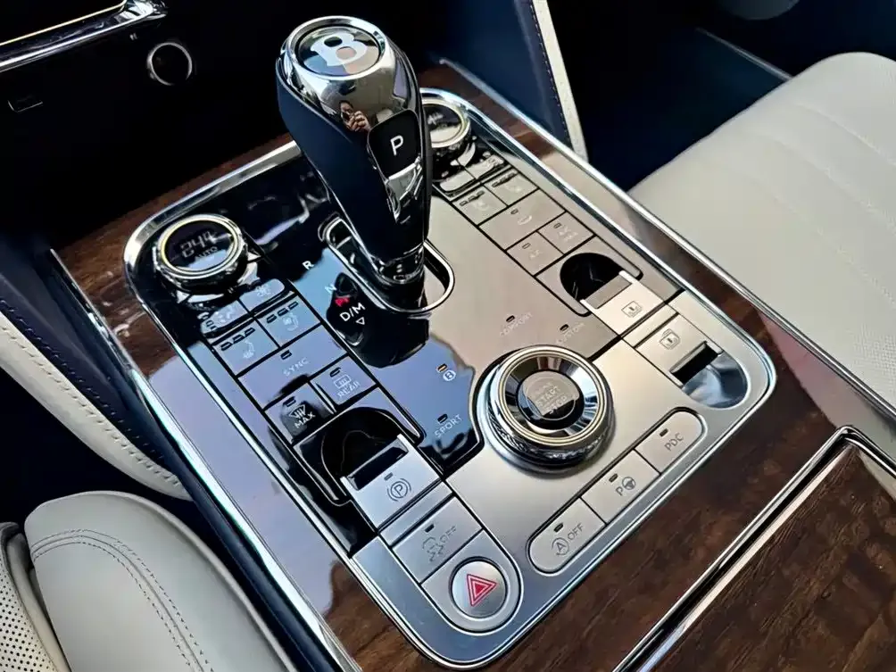 Bentley Flying Spur — фото 7
