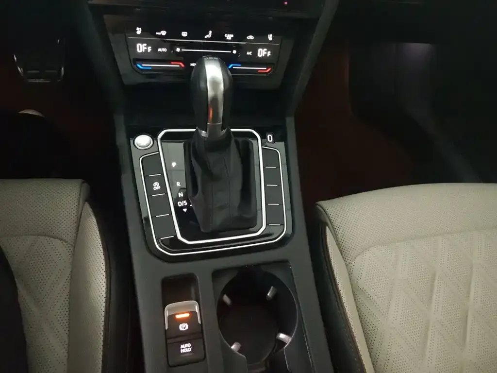Volkswagen Magotan — фото 6