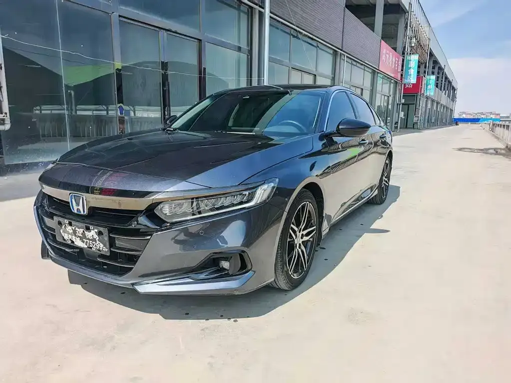 Honda Accord — фото 1
