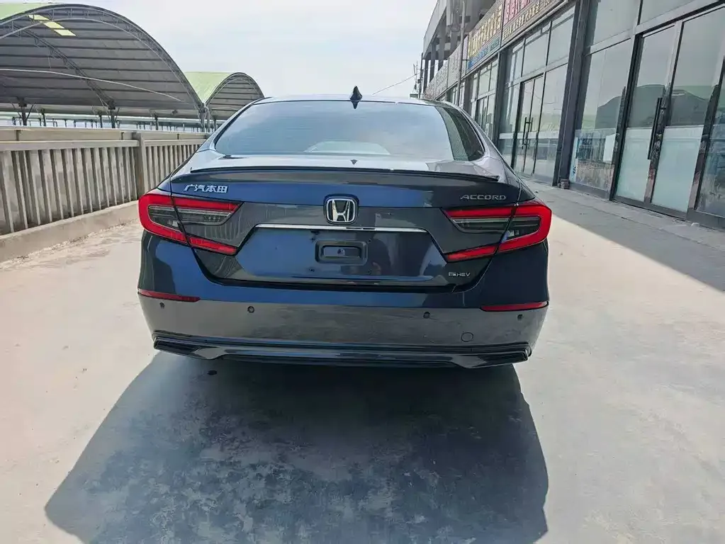 Honda Accord — фото 7