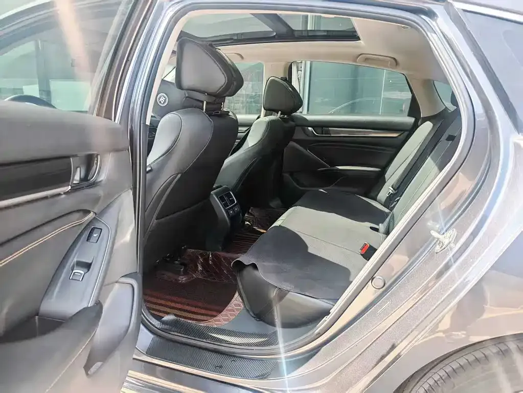 Honda Accord — фото 6