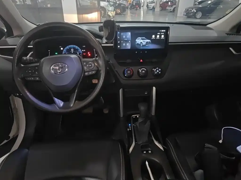 Toyota Corolla Cross 2024 из CN, фото 2