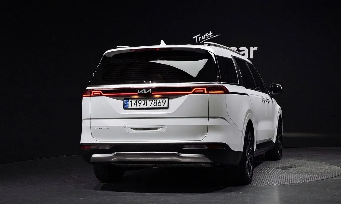 Kia Carnival — фото 2