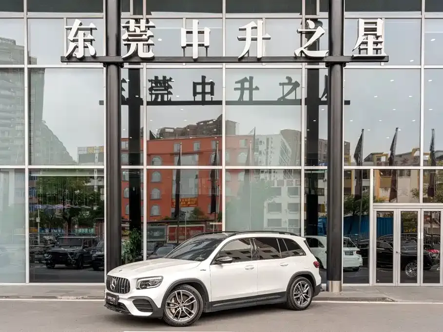 Mercedes-Benz GLB AMG — фото 1
