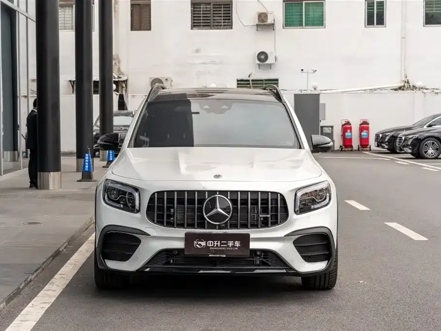 Mercedes-Benz GLB AMG — фото 7