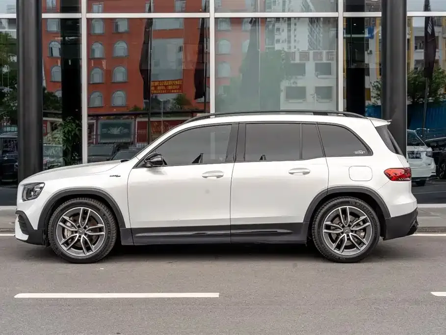 Mercedes-Benz GLB AMG — фото 3
