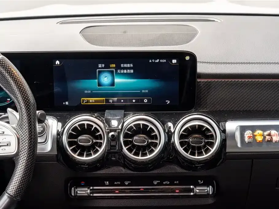 Mercedes-Benz GLB AMG — фото 10