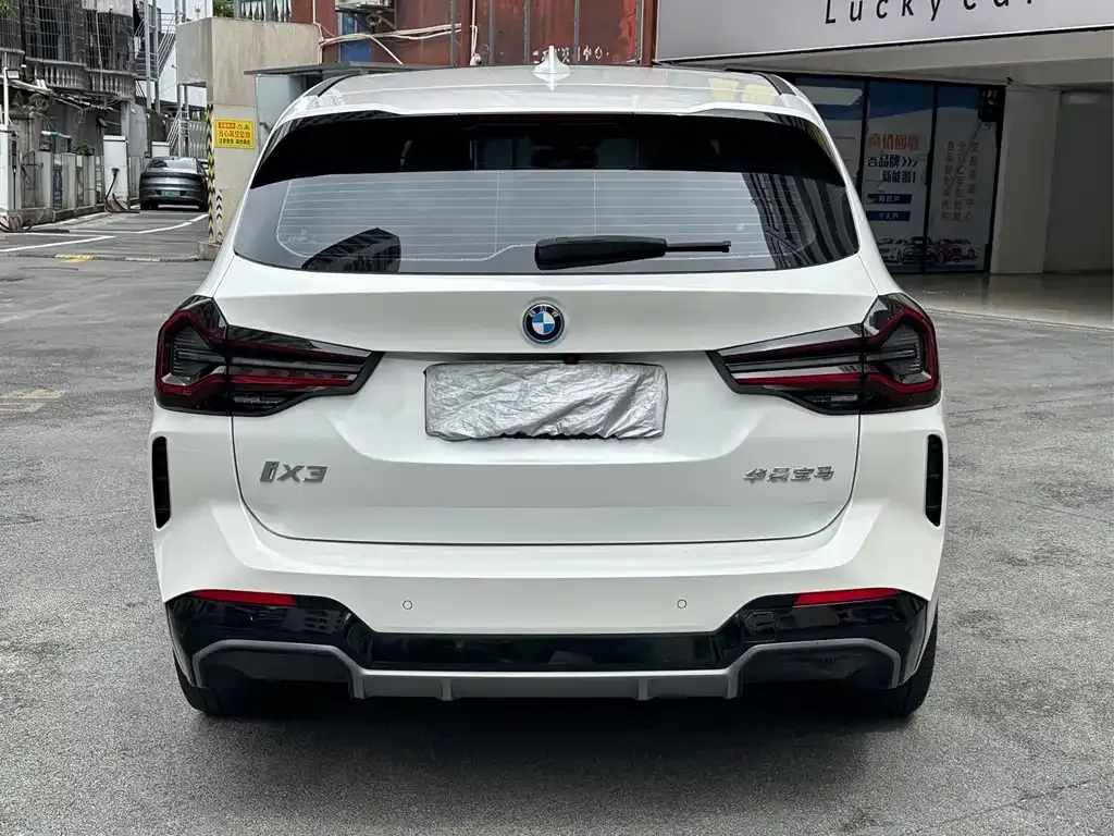 BMW iX3 — фото 3