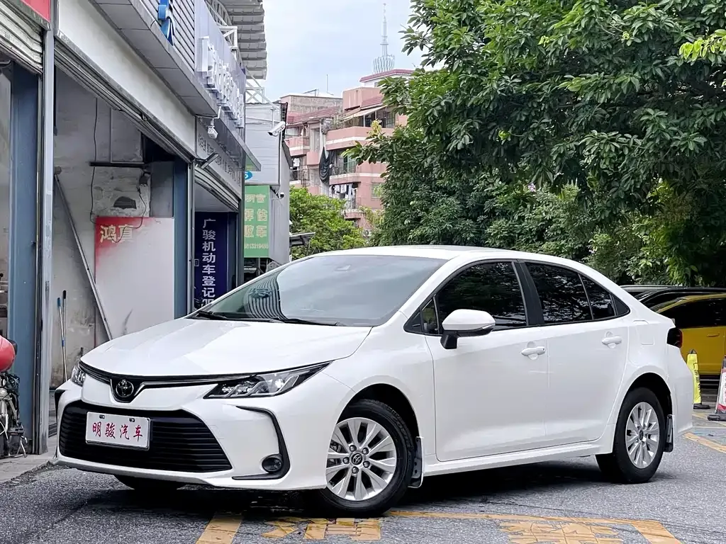 Toyota Corolla — фото 1