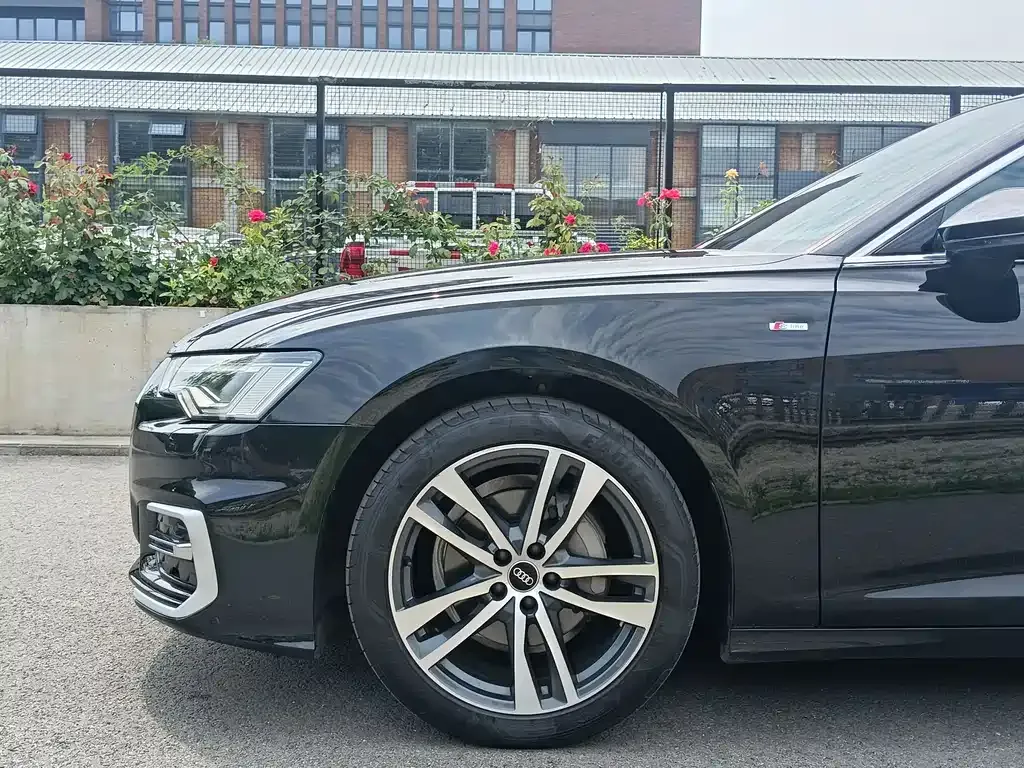 Audi A6L — фото 7