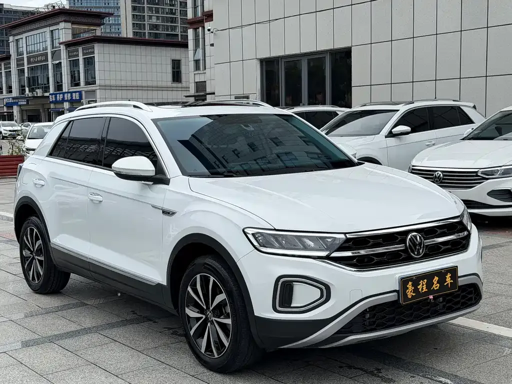 Volkswagen T-Roc — фото 9