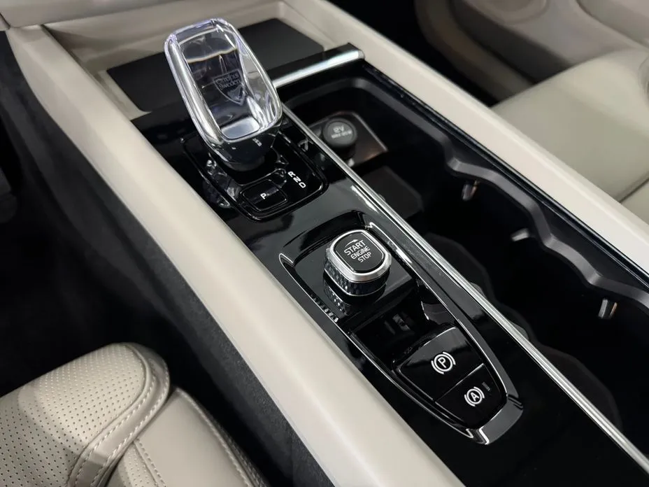 Volvo XC60 2026 из KR, фото 3
