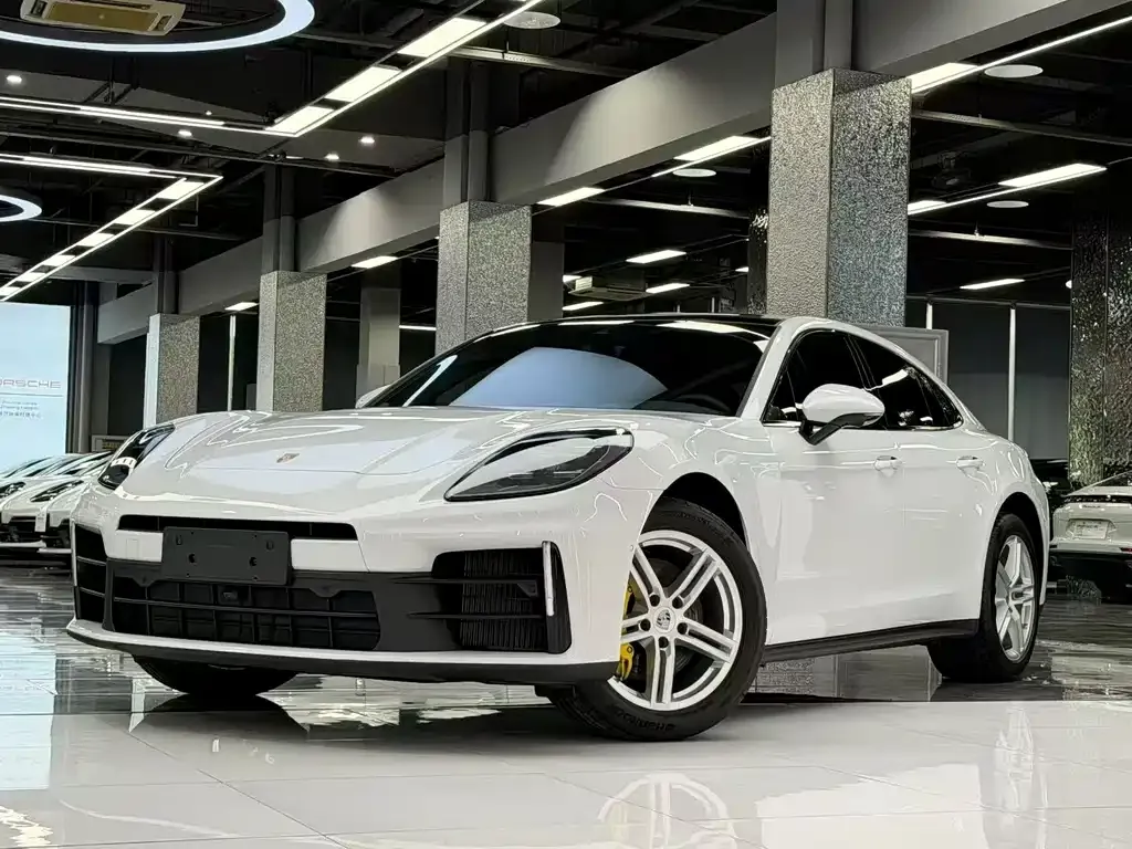 Porsche Panamera — фото 1