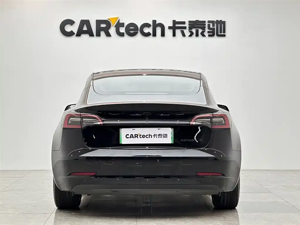 Tesla Model 3 — фото 3