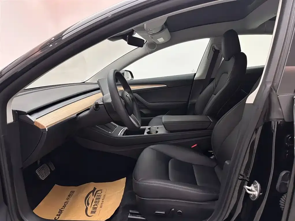 Tesla Model 3 — фото 4