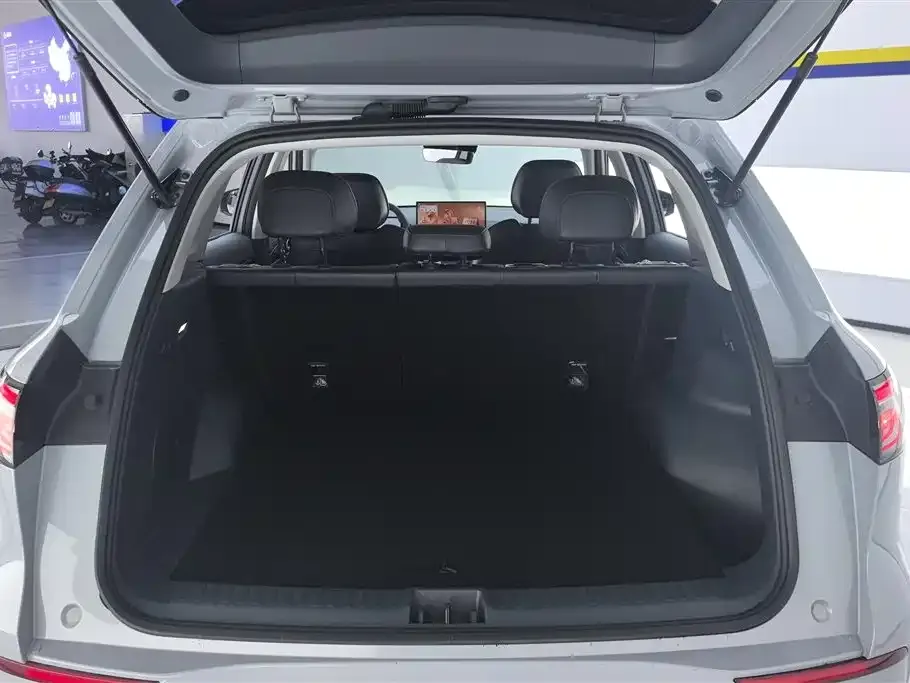 Geely Galaxy E5 — фото 10