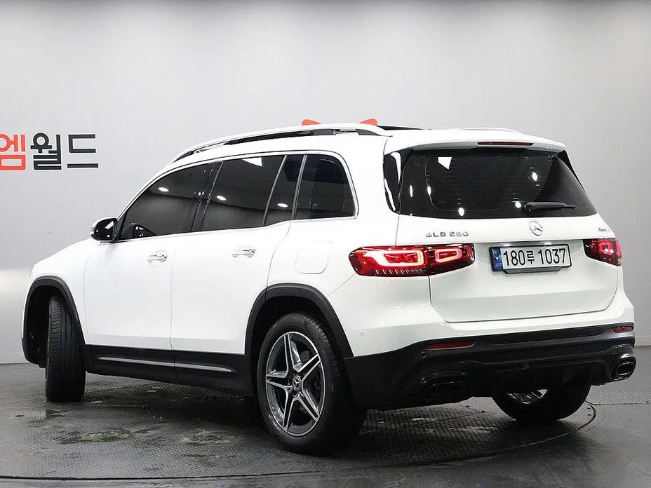 Mercedes-Benz GLB-Class — фото 6