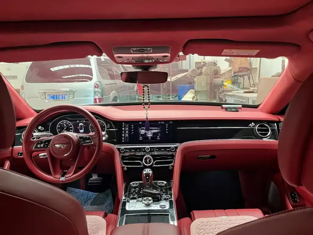 Bentley Flying Spur — фото 6