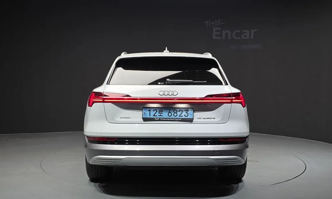 Audi e-tron 2022 из KR, фото 2