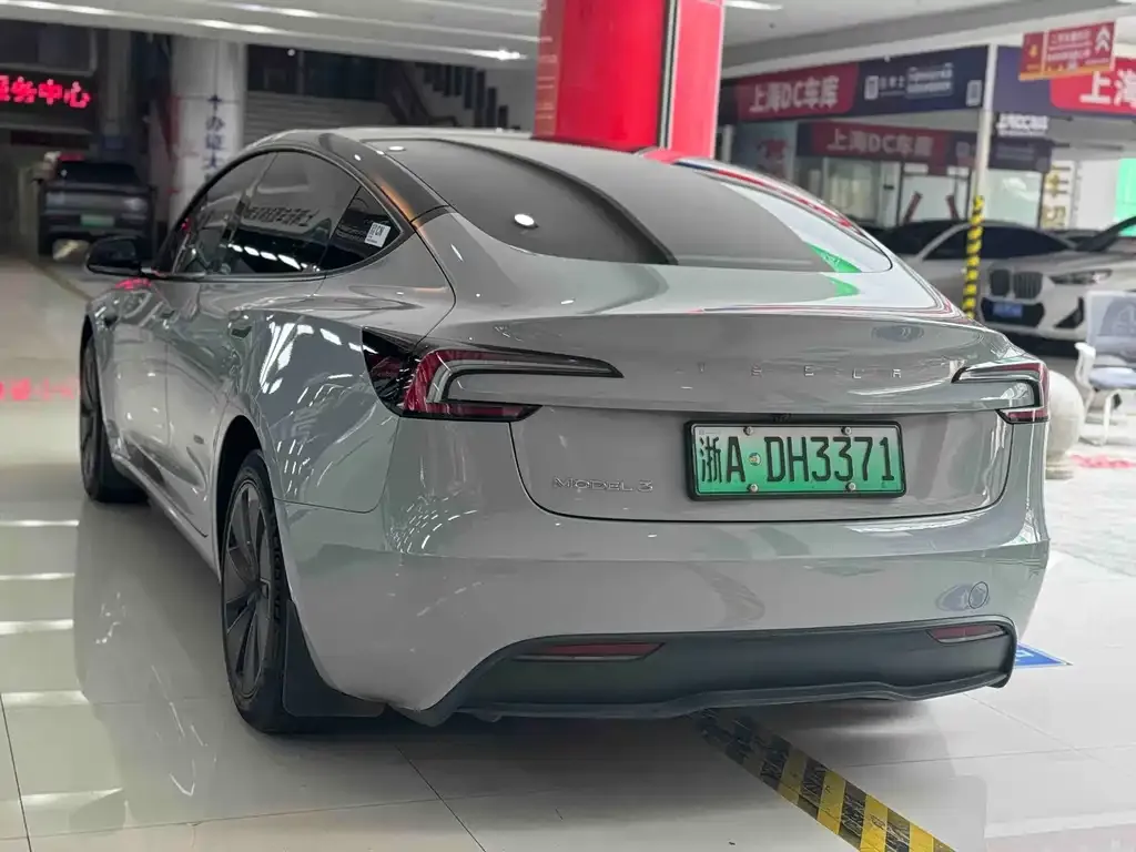 Tesla Model 3 — фото 6