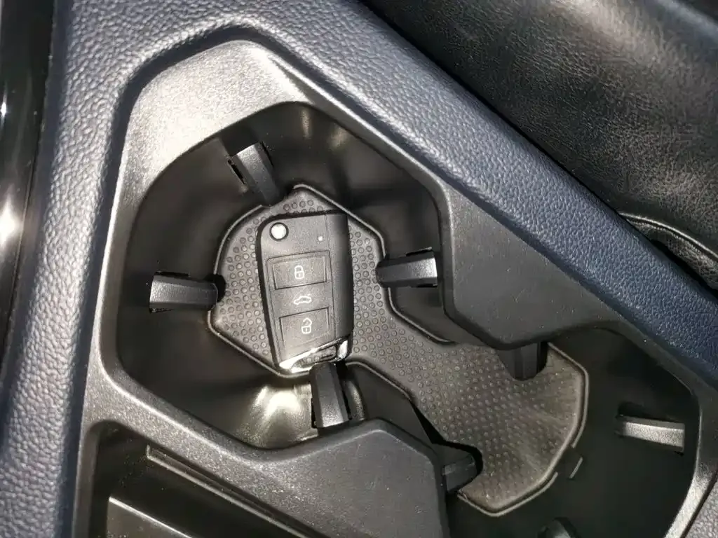 Volkswagen Tharu — фото 10
